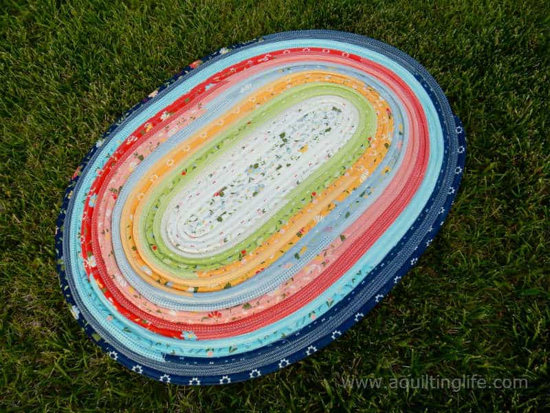 Clover Fabric Tube Maker for Jelly Roll Rugs