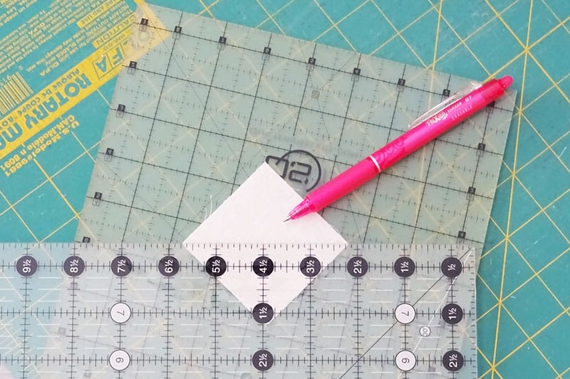 Tip for drawing lines for quilting