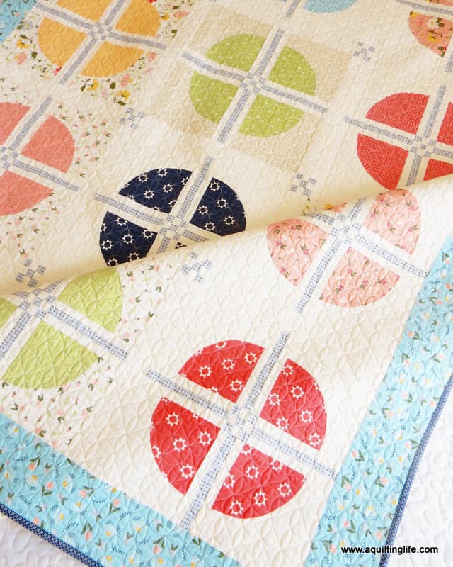 How to Add Quilt Borders featured by top US quilting blog A Quilting Life
