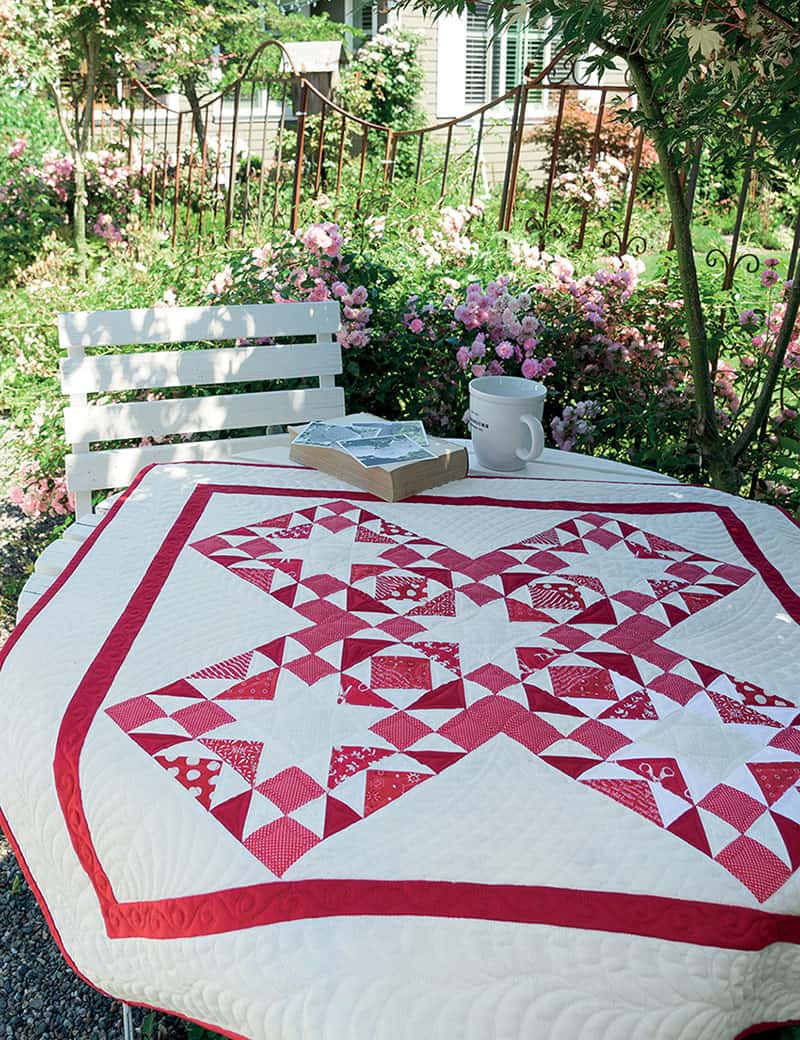 Remembrance Quilt from Sunday Best Quilts |Sunday Best Quilts Sampler Block 5 by popular Utah quilting blog, A Quilting Life: image of a Sunday Best Remembrance quilt. 