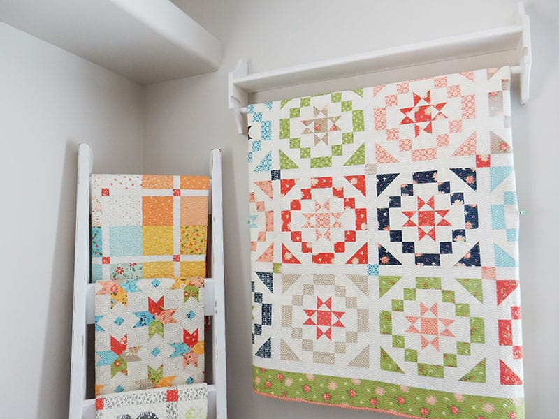 A great wall hanger for displaying quilts.  Quilt hangers, Quilt display  racks, Quilt rack