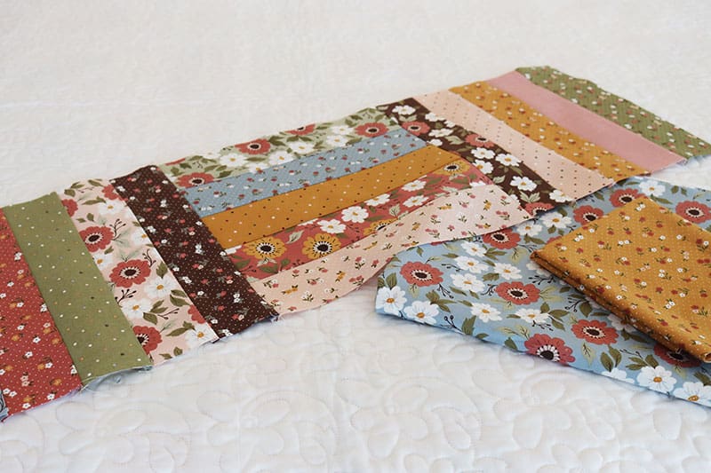 Simple Table Runner Pattern featured by Top US Quilting Blog, A Quilting Lifeyou 