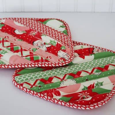 String Block Quilted Potholder Tutorial featured by Top US Quilting Blog, A Quilting Life