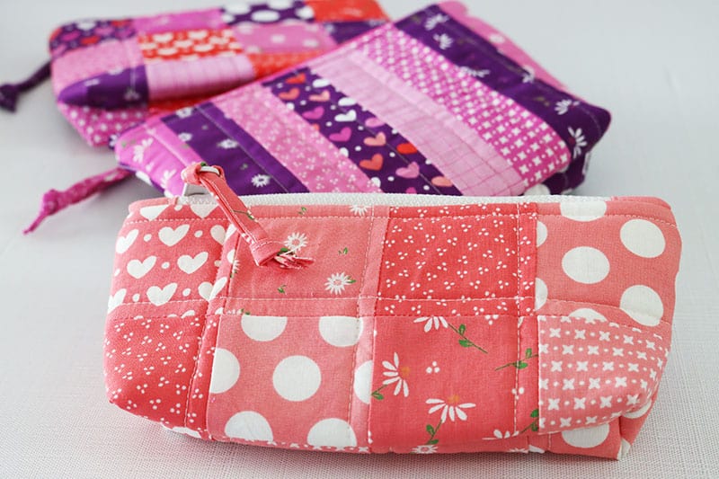 Simple Zipper Bags pattern featured by Top US Quilting Blog, A Quilting Life