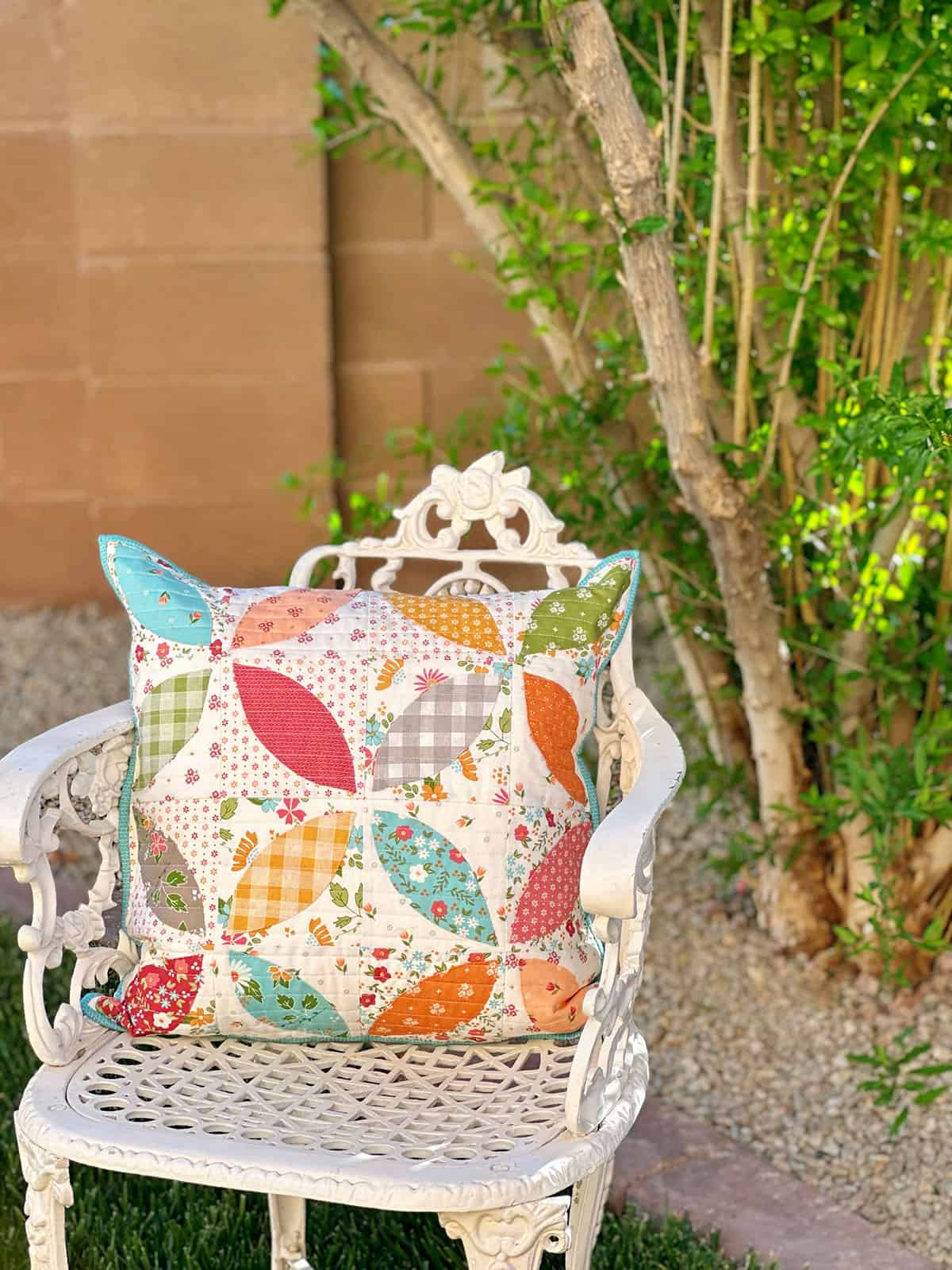 Orange Peel Pillow + Free Pattern featured by Top US Quilt Blog, A Quilting Life