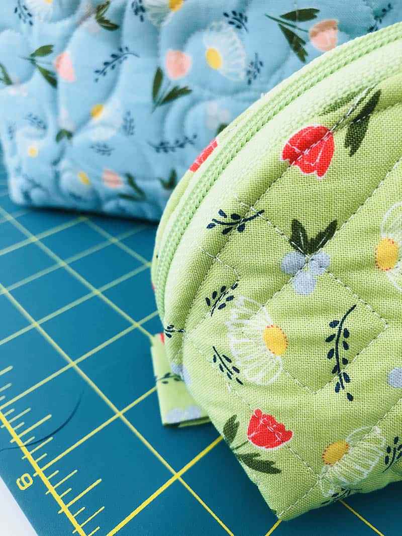 12 Tips for Sewing on the Go featured by Top US Quilt Blog, A Quilting Life