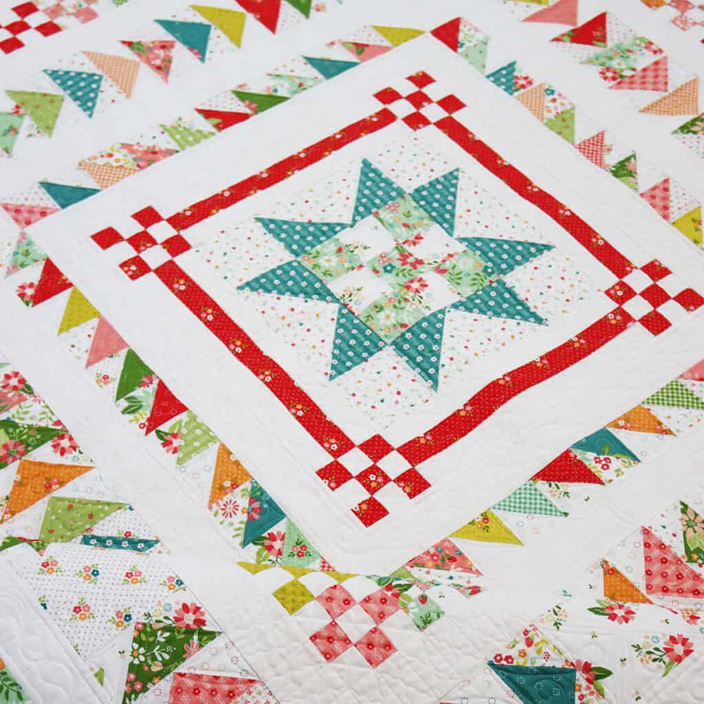 Coastal Summer Medallion Quilt featured by Top US Quilt Blog, A Quilting Life