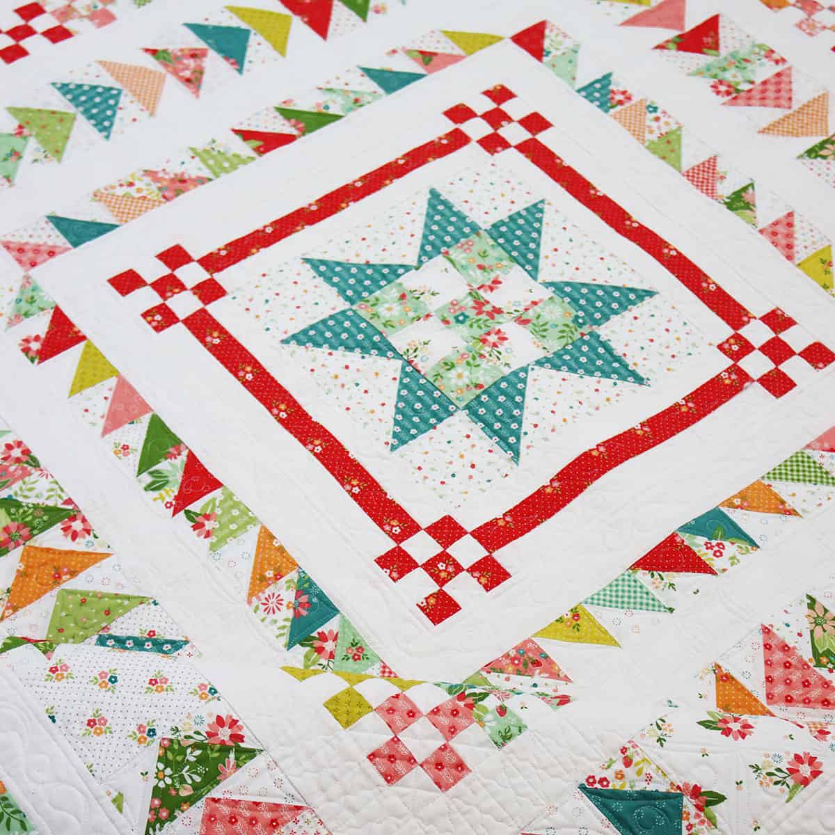 Coastal Summer Medallion Quilt featured by Top US Quilt Blog, A Quilting Life