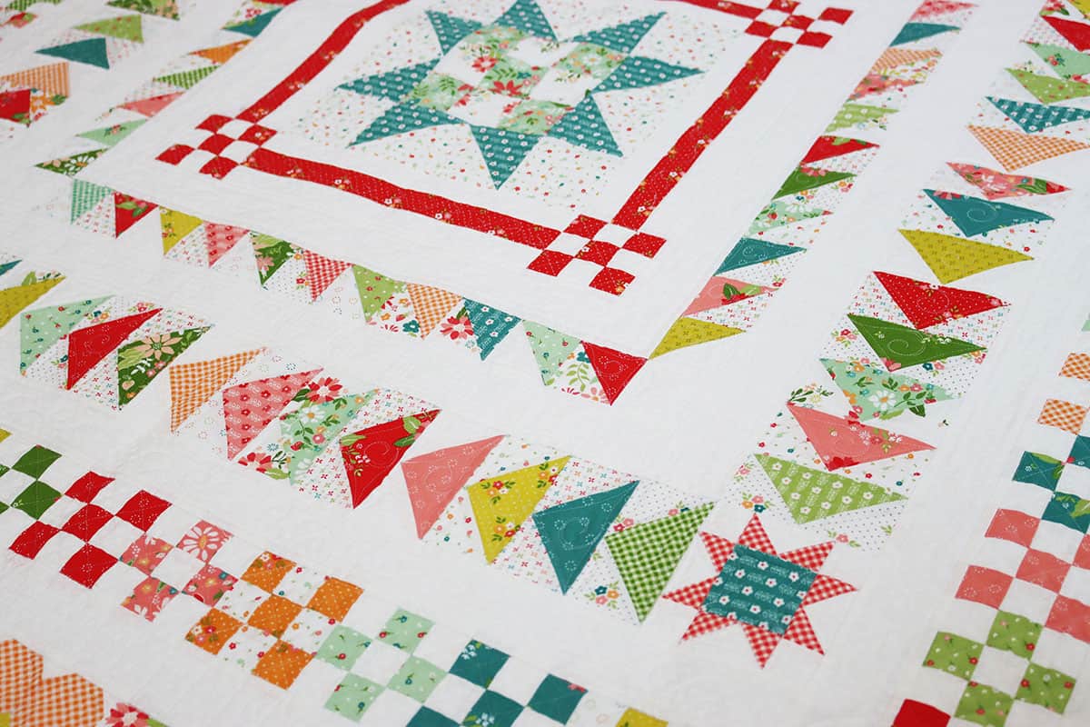Coastal Summer Medallion Quilt featured by Top US Quilt Blog, A Quilting Life
