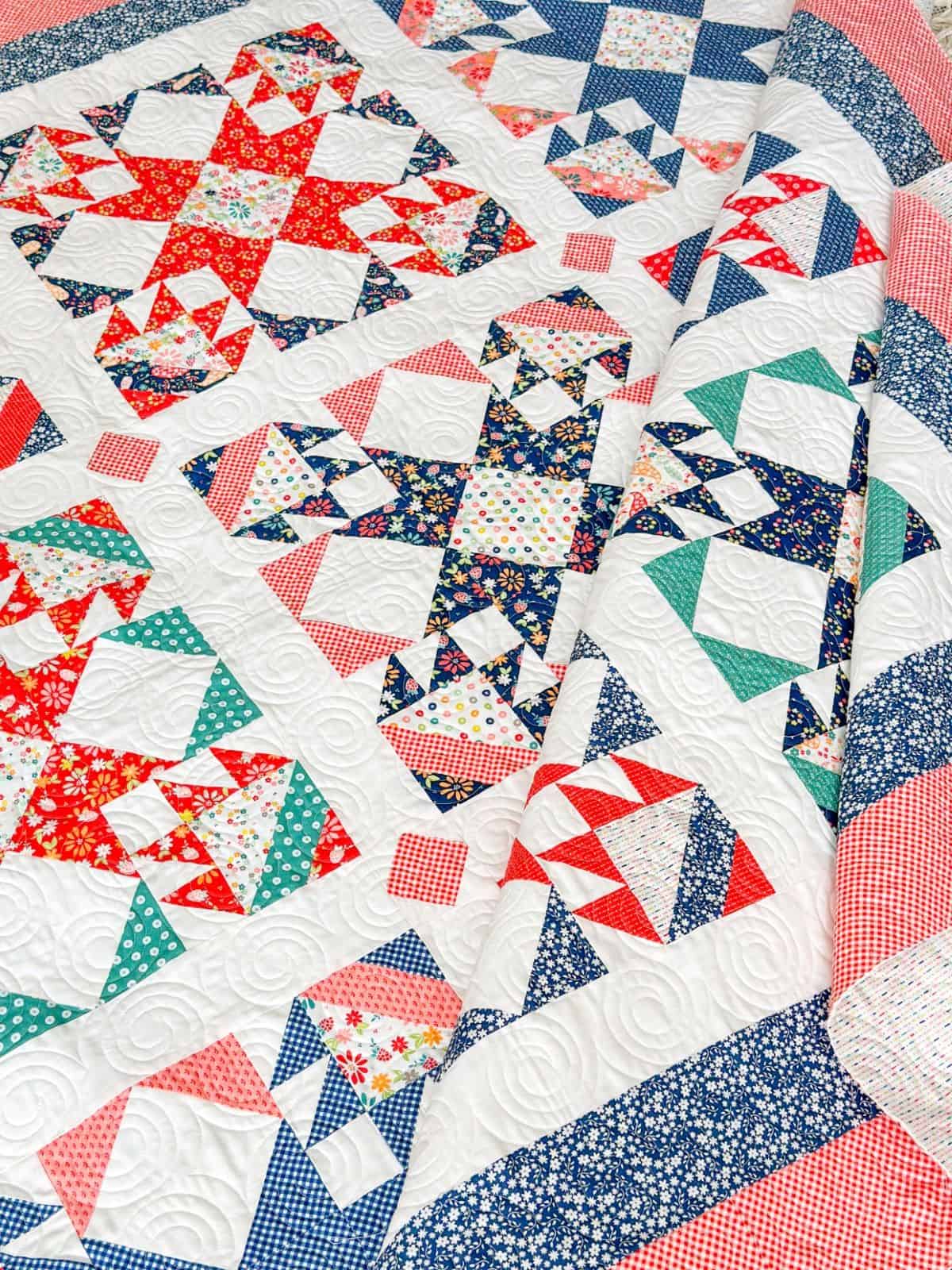 Anthem quilt by Chelsi Stratton in patriotic colors from Raspberry Summer Fabrics