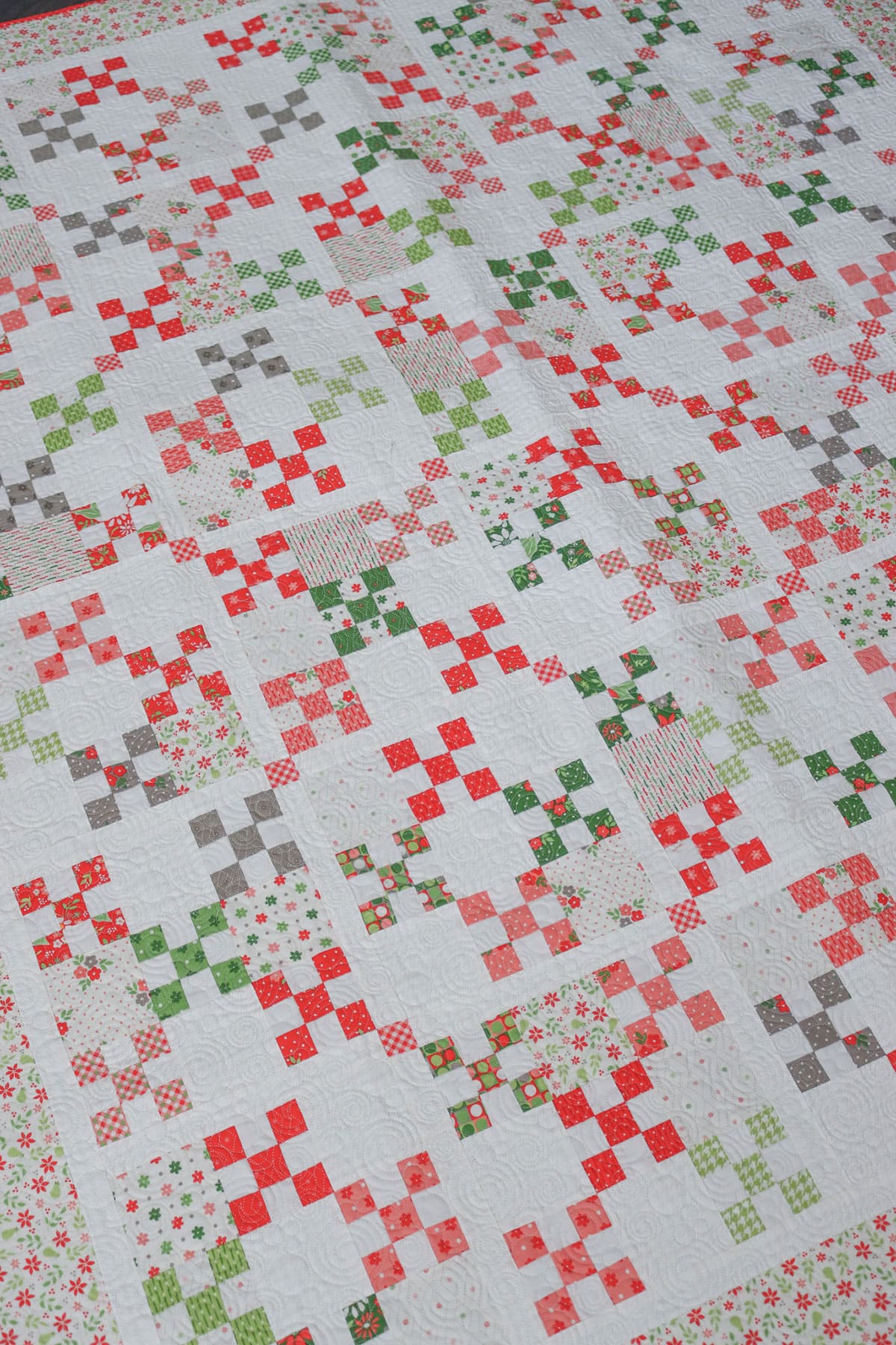 Homespun Nine-Patch quilt in Poinsettia & Pear Fabrics by Sherri & Chelsi for Moda Fabrics